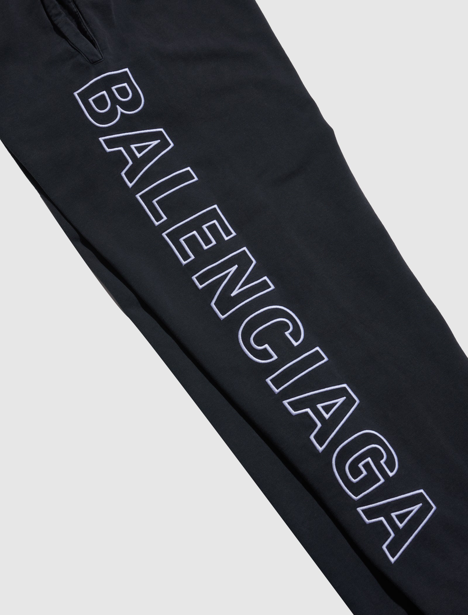 BALENCIAGA LOOSE LEGGING – A Ma Maniere